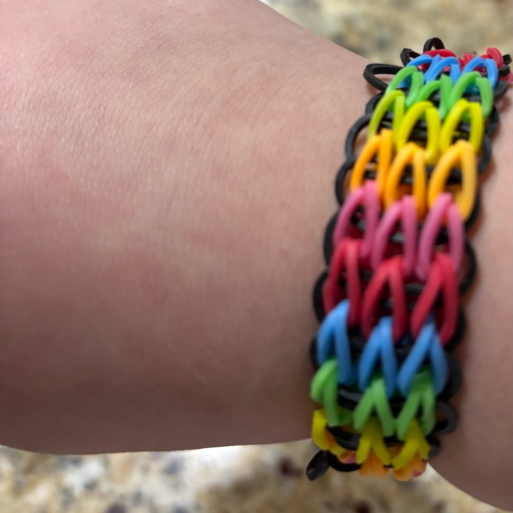 Kids Rainbow Silicone Loom Bracelet Set - Multicolor - Picture 4 of 5